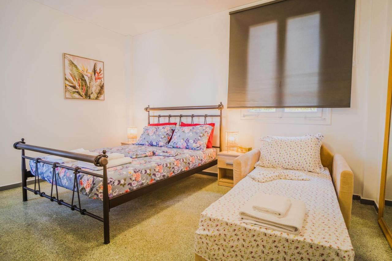 Green Apartment Ground Floor Feel Like Home Properties Saronida Luaran gambar