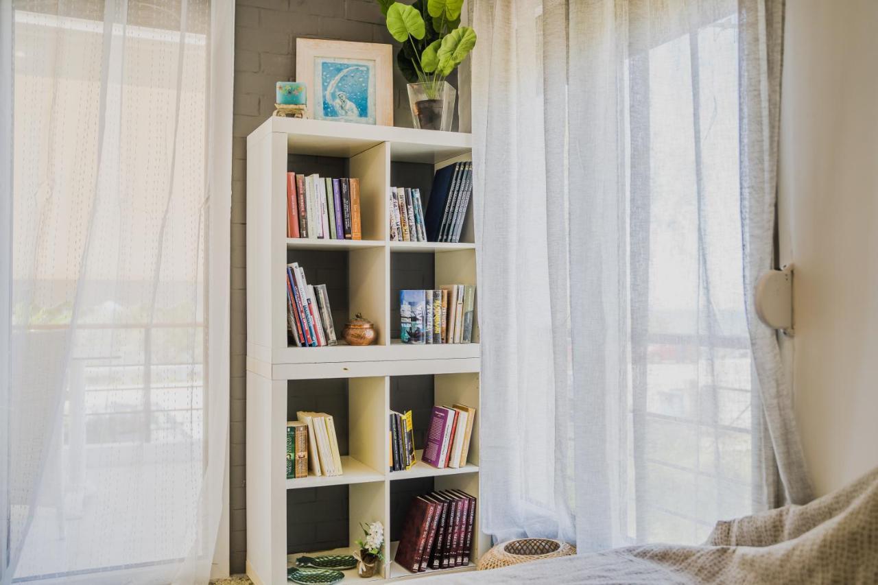 Green Apartment Ground Floor Feel Like Home Properties Saronida Luaran gambar
